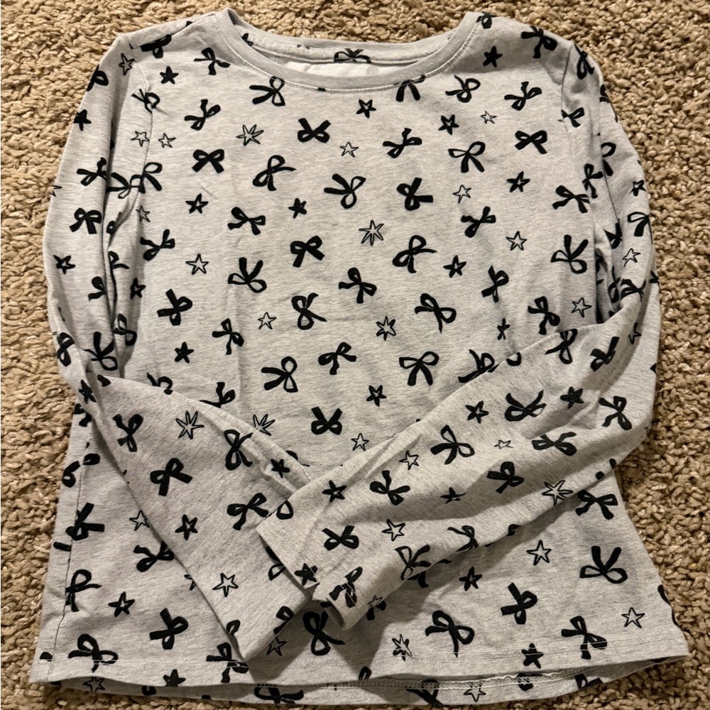 wonder nation Gray Long Sleeve Tee with Black Bow & Star Motif